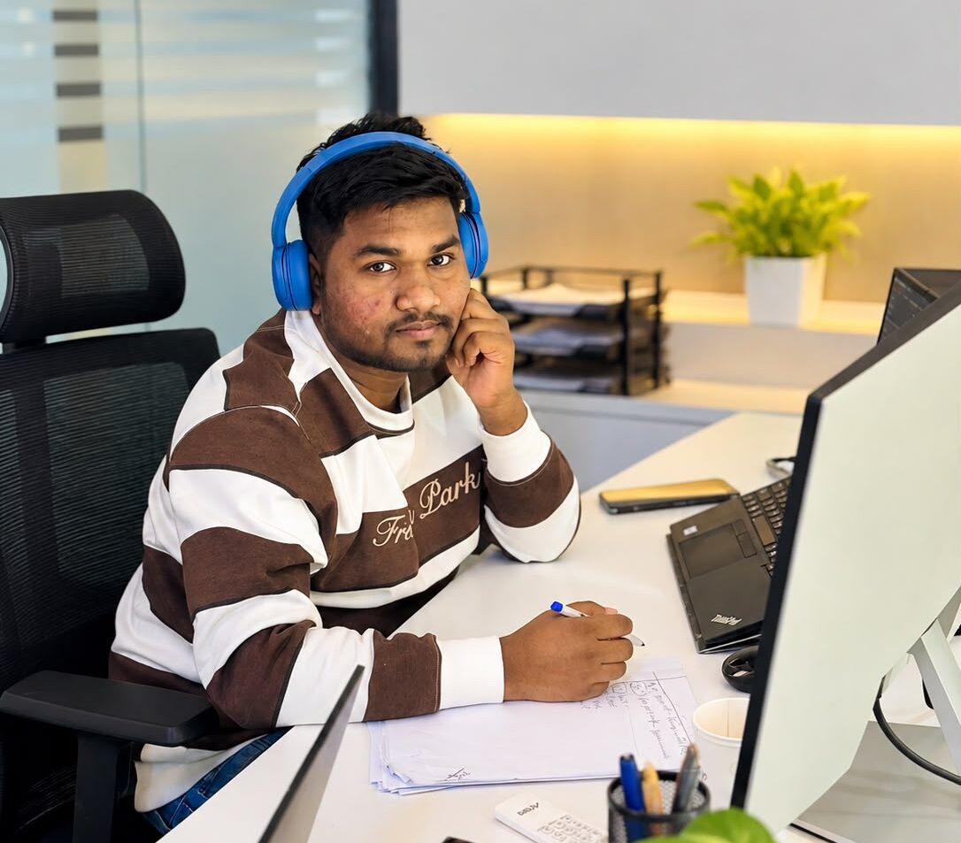 DOCUMENT CONTROLLER/SECRETARY · ORACLE SCM OPERATIONS SPECIALIST